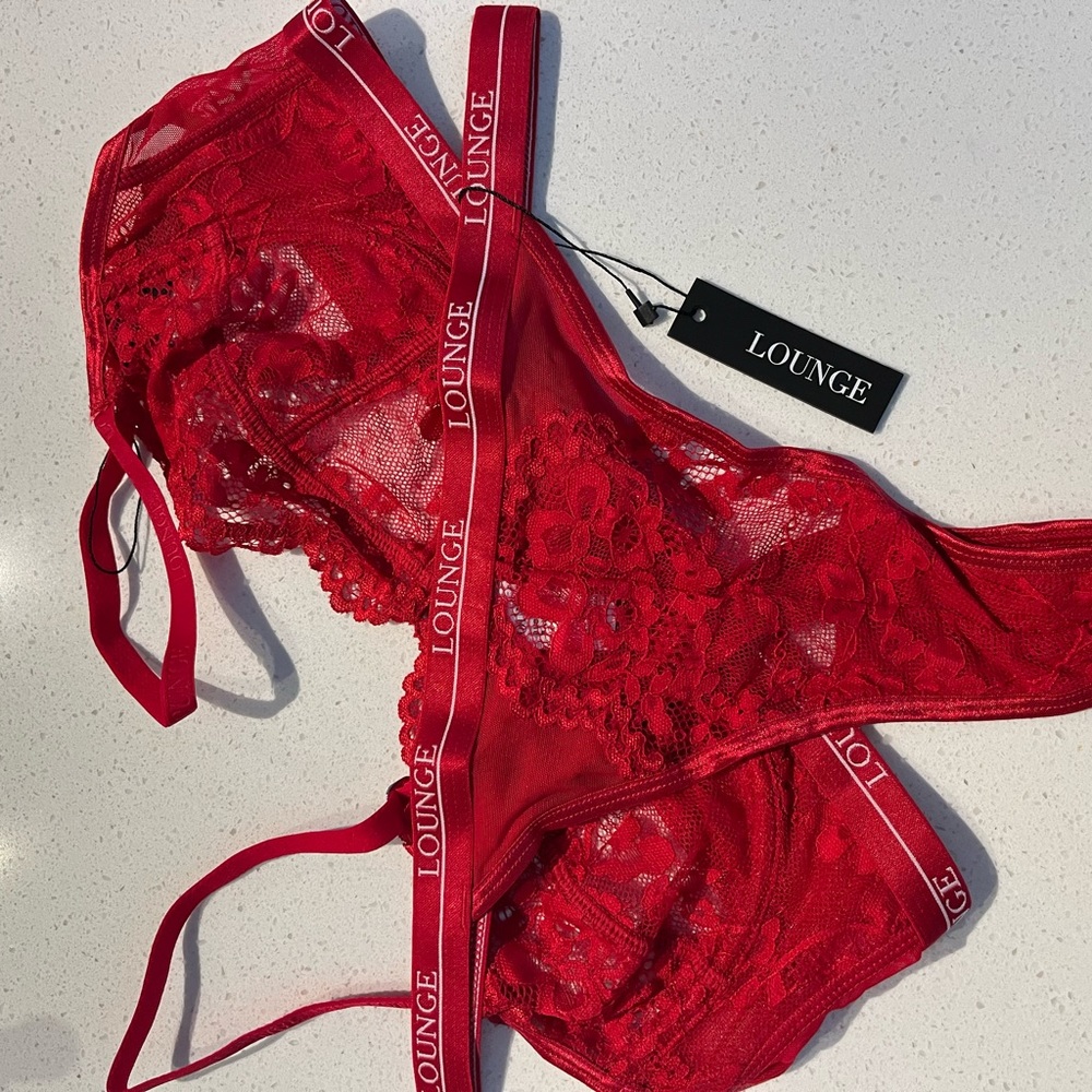 NWT Lounge Vogue Balcony Set
❤️💘🌹 - Picture 11 of 14